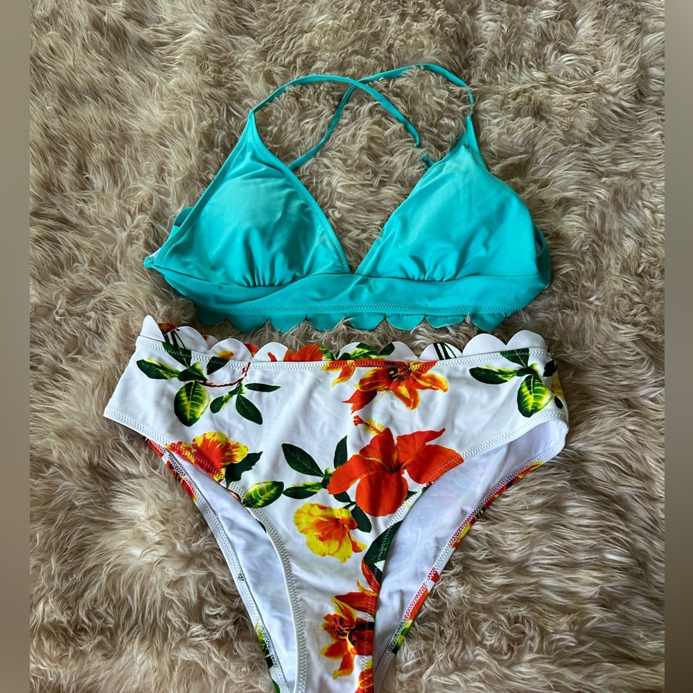 CUPSHE Floral Bikini with Scalloped Trim Bottoms Set